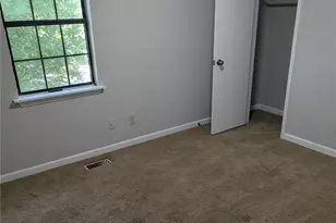 945 Hemingway Rd, Stone Mountain, GA 30088 - Photo 13
