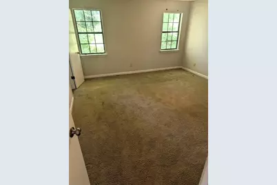 945 Hemingway Road, Stone Mountain, GA 30088 - Photo 11