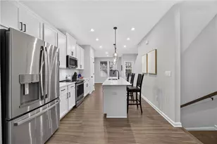 2656 Brookview Ln, Atlanta, GA 30318 - Photo 13