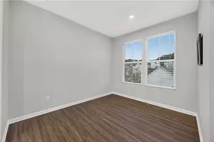 2656 Brookview Ln, Atlanta, GA 30318 - Photo 15