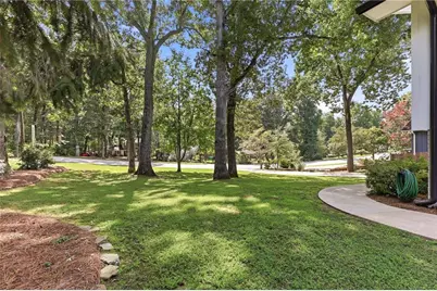 670 Robinhood Trail, Gainesville, GA 30501 - Photo 9