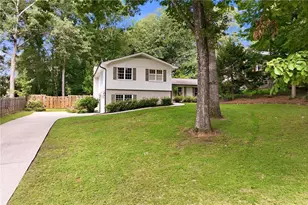 670 Robinhood Trail, Gainesville, GA 30501 - Photo 5