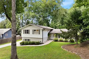 670 Robinhood Trail, Gainesville, GA 30501 - Photo 7