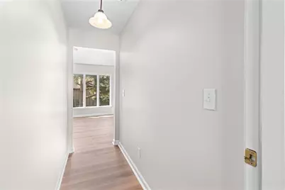15 Ivy Square NE, Atlanta, GA 30342 - Photo 19