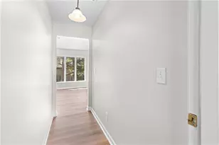 15 Ivy Square Northeast, Atlanta, GA 30342 - Photo 19