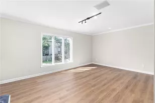 15 Ivy Square Northeast, Atlanta, GA 30342 - Photo 11