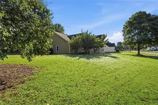4225 Ruby Forest Blvd, Suwanee, GA 30024 - Photo 3
