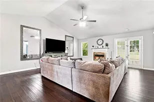 300 Leigh Kay Dr, Lawrenceville, GA 30046 - Photo 11