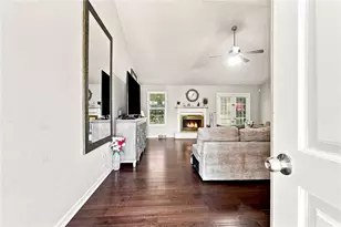 300 Leigh Kay Dr, Lawrenceville, GA 30046 - Photo 5