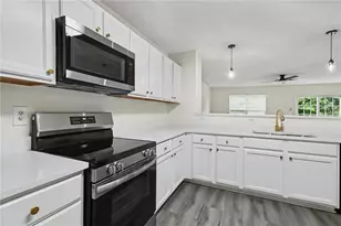 6865 Mountain Cir, Riverdale, GA 30274 - Photo 13