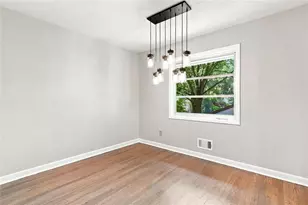 128 Dickson Ct, Marietta, GA 30066 - Photo 9