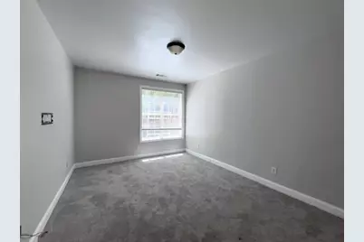 7945 Highland Bluff, Sandy Springs, GA 30328 - Photo 11