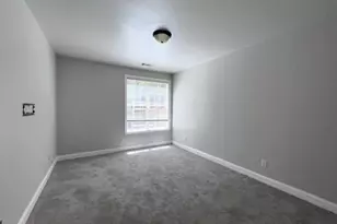 7945 Highland Bluff, Sandy Springs, GA 30328 - Photo 11