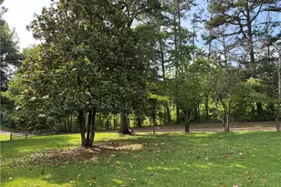 1402 Dewey St, Griffin, GA 30223 - Photo 17