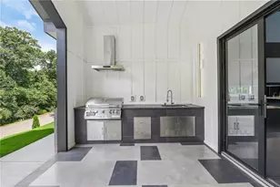 1940 E Bay St, Hoschton, GA 30548 - Photo 29