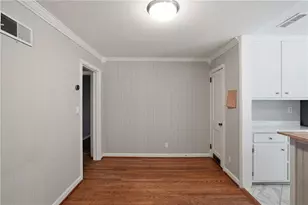 1347 Chalmette Dr NE, Atlanta, GA 30306 - Photo 9