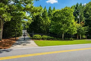 730 Tab Roberts Rd, Lawrenceville, GA 30043 - Photo 3