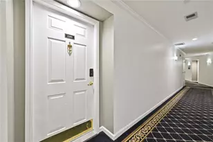 2201 Pine Heights Dr NE, Atlanta, GA 30324 - Photo 11
