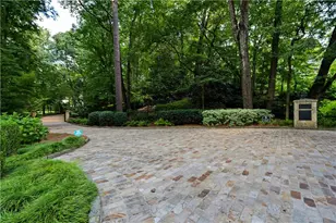 5375 Long Island Dr, Atlanta, GA 30327 - Photo 13