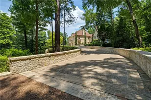 5375 Long Island Dr, Atlanta, GA 30327 - Photo 13