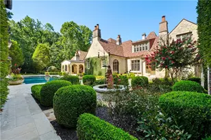 5375 Long Island Dr, Atlanta, GA 30327 - Photo 143