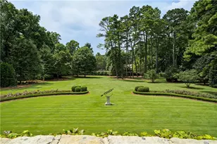 5375 Long Island Dr, Atlanta, GA 30327 - Photo 5