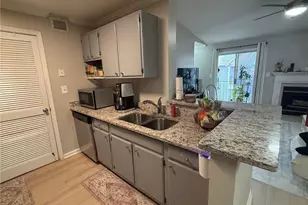 324 Granville Ct, Sandy Springs, GA 30328 - Photo 9