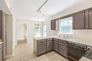 299 Somerlane Pl, Avondale Estates, GA 30002 - Photo 15