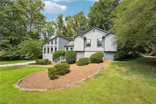 3731 Willow Mill Dr, Lawrenceville, GA 30044 - Photo 3