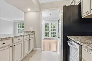6980 Roswell Rd, Sandy Springs, GA 30328 - Photo 13