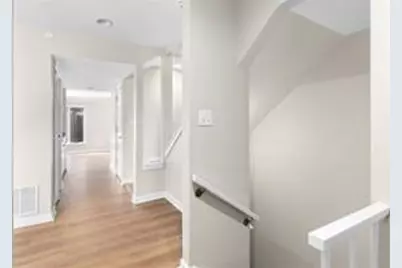 15 Ivy Square NE, Atlanta, GA 30342 - Photo 3