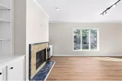 15 Ivy Square NE, Atlanta, GA 30342 - Photo 13