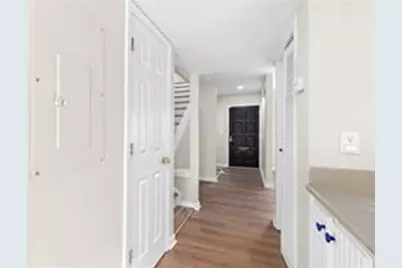 15 Ivy Square NE, Atlanta, GA 30342 - Photo 17