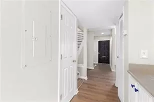 15 Ivy Square Northeast, Atlanta, GA 30342 - Photo 17