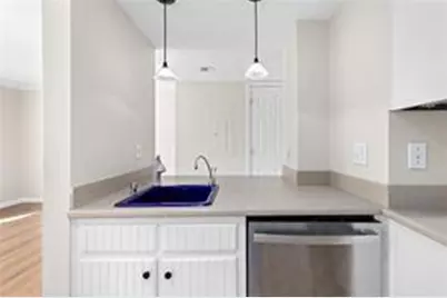 15 Ivy Square NE, Atlanta, GA 30342 - Photo 11
