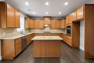 3353 Bridge Walk Dr, Lawrenceville, GA 30044 - Photo 3