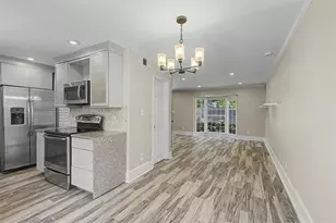 136 Peachtree Memorial Dr NW, Atlanta, GA 30309 - Photo 9