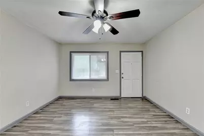 103 Dogwood Ln #B, Auburn, GA 30011 - Photo 3