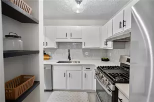 6600 Autumn Trace Dr, Peachtree Corners, GA 30092 - Photo 3