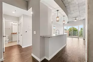 250 Pharr Rd NE, Atlanta, GA 30305 - Photo 13