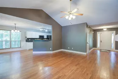 4267 Riviere Pt, Gainesville, GA 30507 - Photo 15