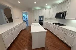 3281 Winthrop Cir, Marietta, GA 30067 - Photo 11
