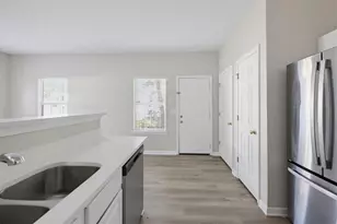 4060 Robin Cir, College Park, GA 30349 - Photo 11
