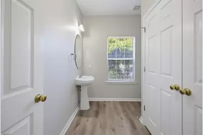 4060 Robin Circle, College Park, GA 30349 - Photo 13