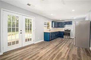 2933 Shelly Dr SW, Atlanta, GA 30311 - Photo 9