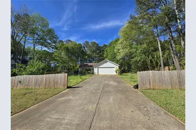 245 Crofton Ridge, Bethlehem, GA 30620 - Photo 1