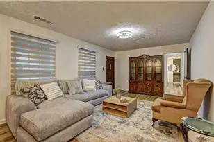 457 Castleaire Dr, Stone Mountain, GA 30087 - Photo 9