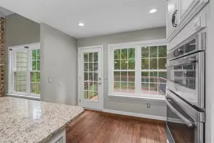 1465 La Maison Dr, Lawrenceville, GA 30043 - Photo 17