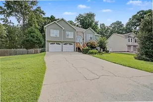 1465 La Maison Dr, Lawrenceville, GA 30043 - Photo 5