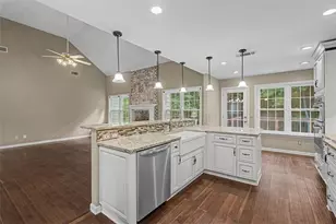 1465 La Maison Dr, Lawrenceville, GA 30043 - Photo 3